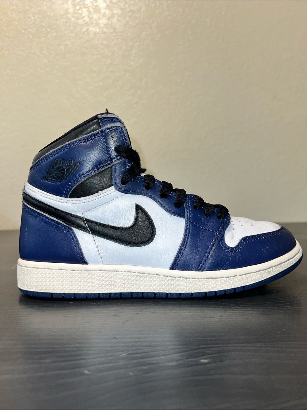 Air Jordan 1 Retro High OG 'Midnight Navy' Size 4.5y
